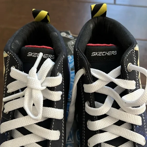 Skechers Boys High-Top Sneakers - Black and White with Astronaut Design, Size 3 - Picture 6 of 9